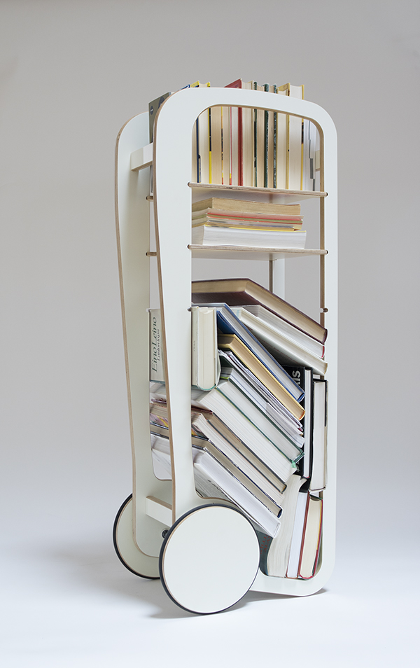 mobile book shelf / kirjahylly pyörillä